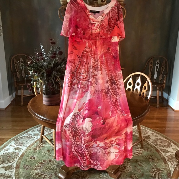 Dresses & Skirts - French Bazaar Maxi Dress ⭐️5/$25⭐️